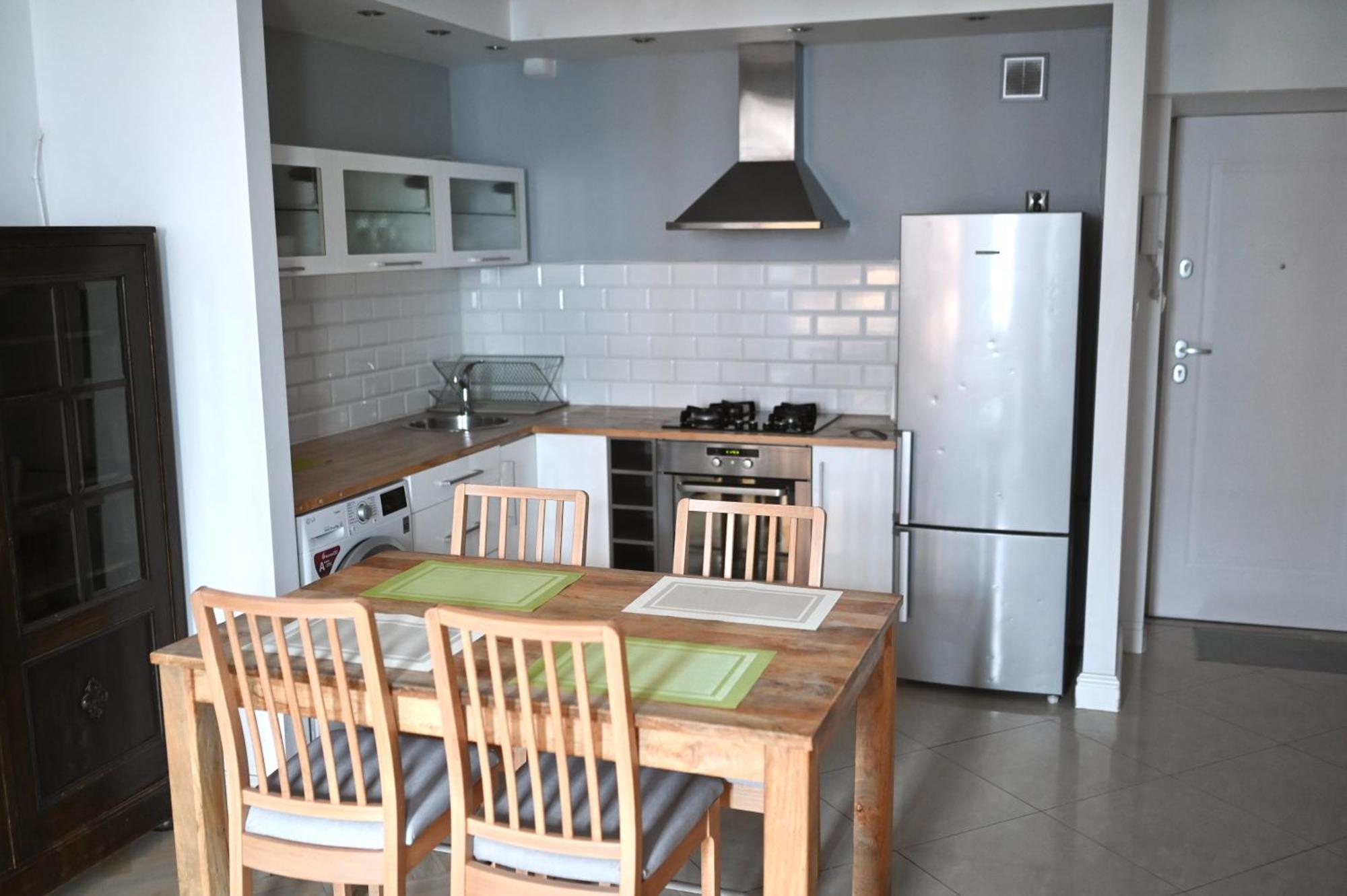 Apartament Pry Metro Swietokrzyska *